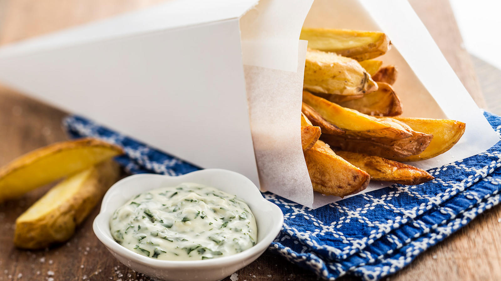 Frietjes in de oven met een dipsaus van Maredsous® smeerkaas Light