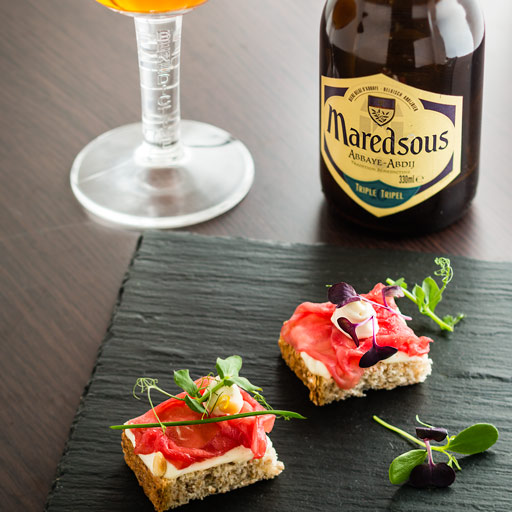 Zakouski met Maredsous® Dubbelroom, rundscarpaccio en limoen